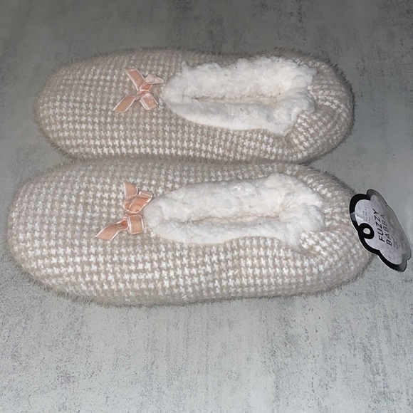 NWT Fuzzy Babba Slipper Socks - Picture 3 of 4
